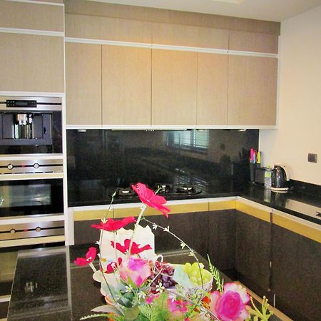 Chalong Miracle Lakeview Aparthotel Стая снимка