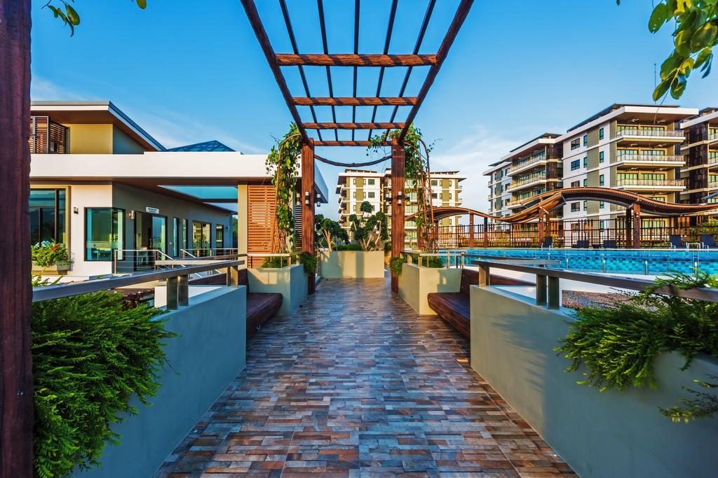 Chalong Miracle Lakeview Aparthotel Екстериор снимка