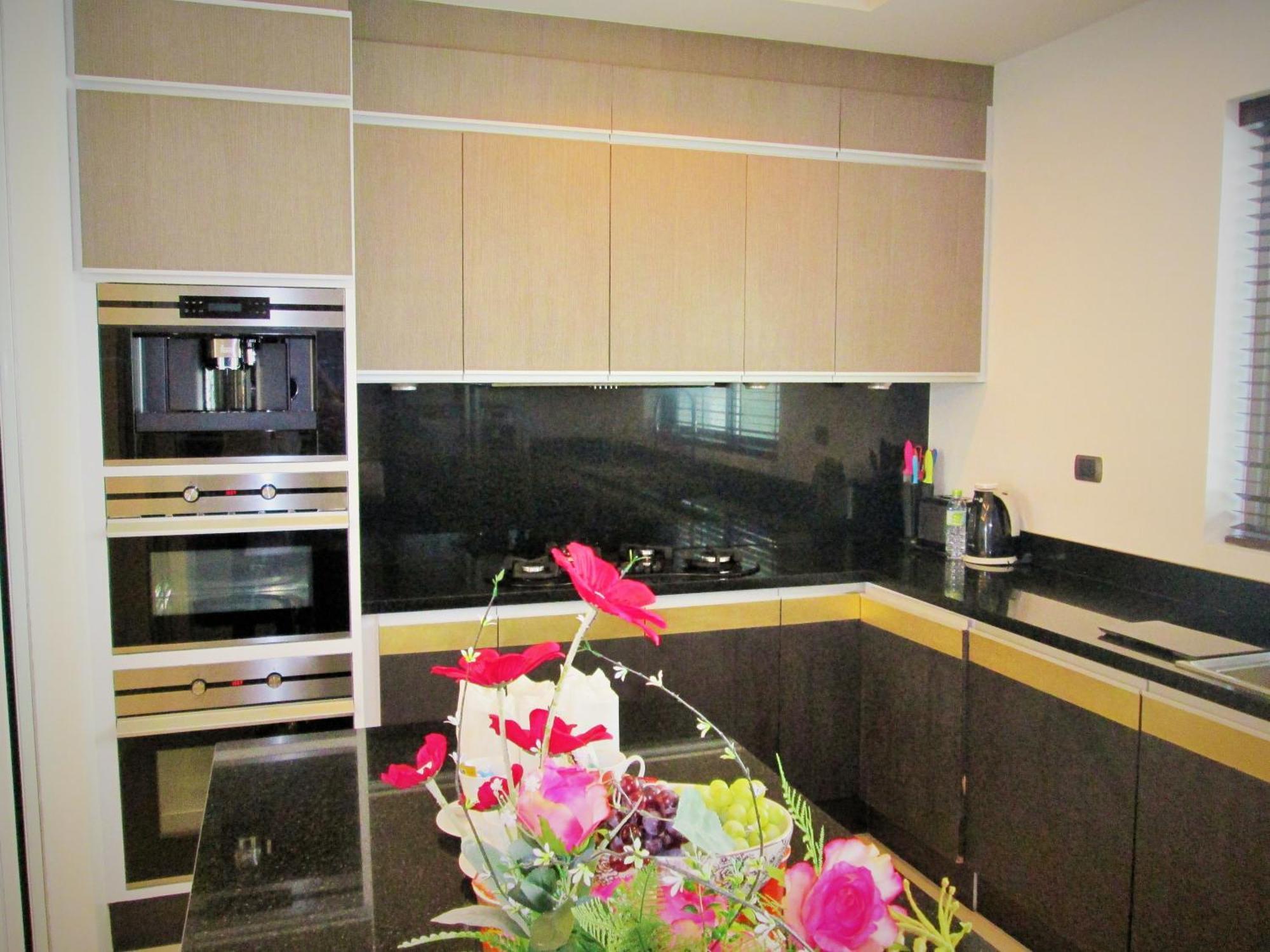Chalong Miracle Lakeview Aparthotel Стая снимка