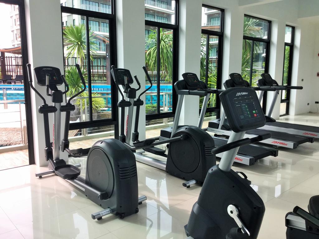 Chalong Miracle Lakeview Aparthotel Екстериор снимка