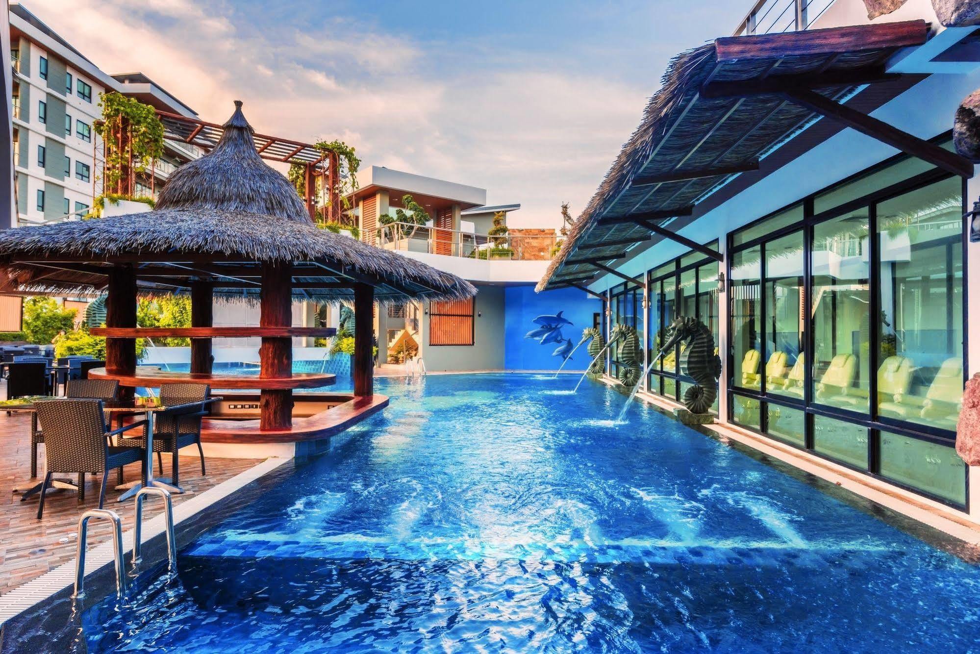 Chalong Miracle Lakeview Aparthotel Екстериор снимка