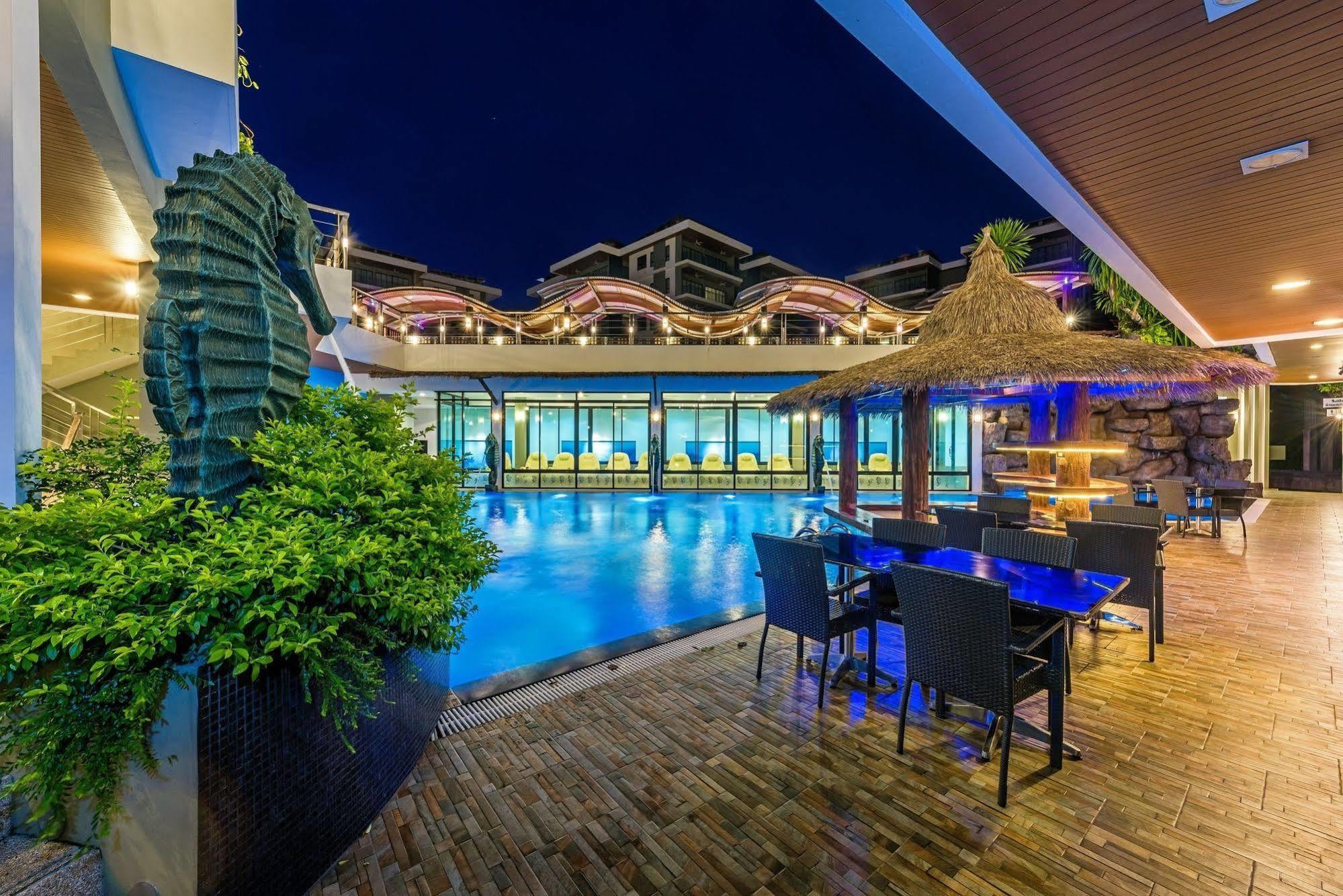 Chalong Miracle Lakeview Aparthotel Екстериор снимка
